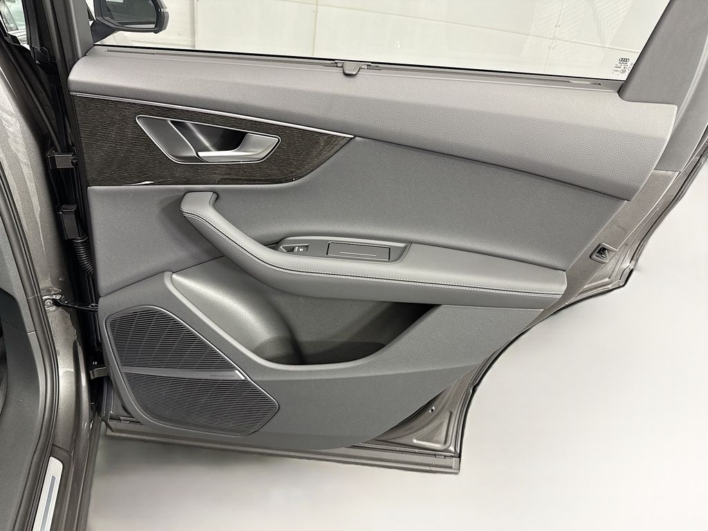 Thumbnail: 2026 Audi Q7 - 28