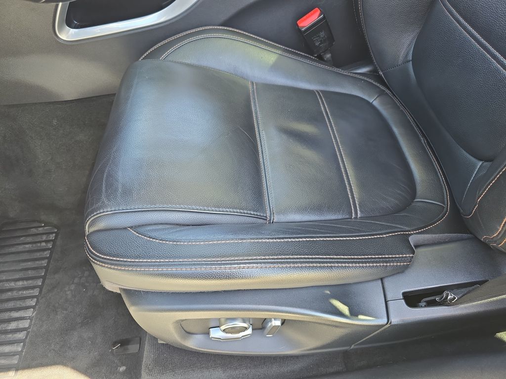 Used 2019  Jaguar 30t Prestige image 32