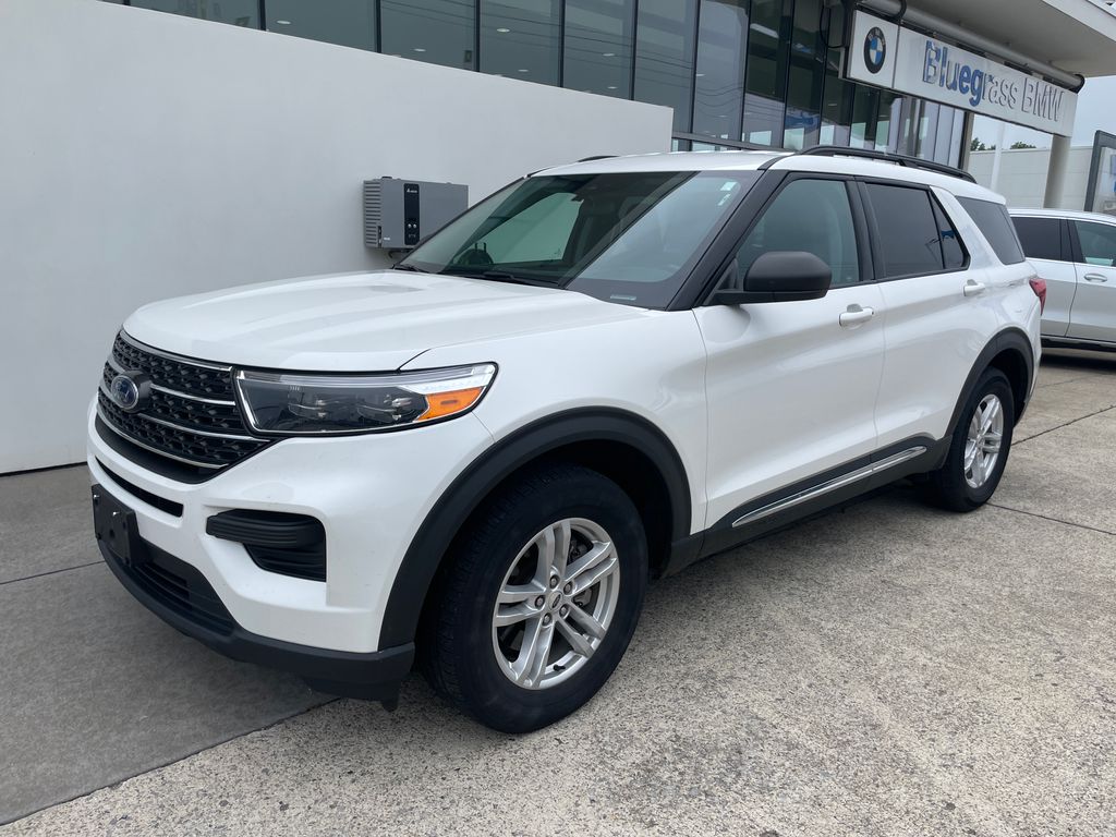  2022 Ford Explorer XLT AWD   