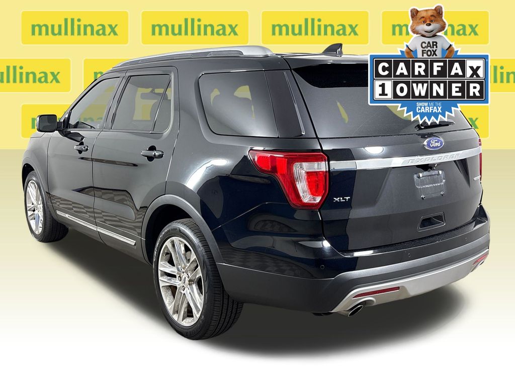 Used 2016 Black Ford XLT image 11