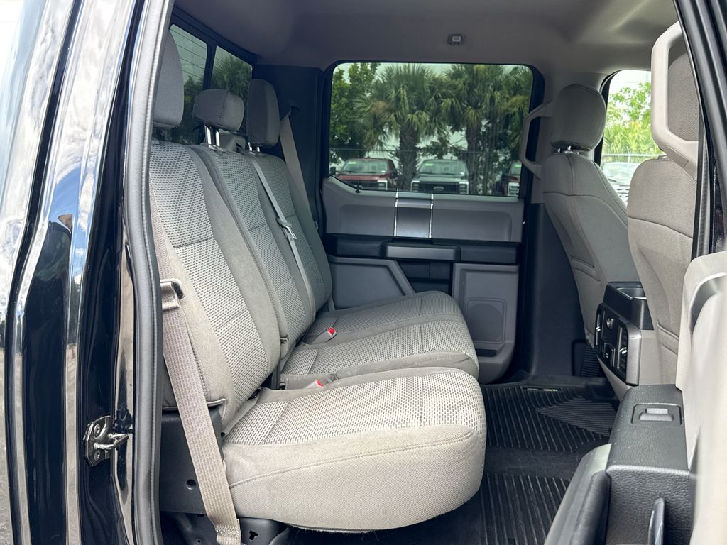 Used 2017  Ford XLT image 28