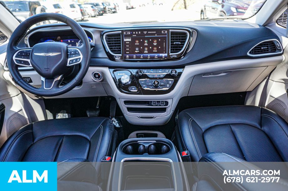 Used 2024 Silver Chrysler Touring L image 28
