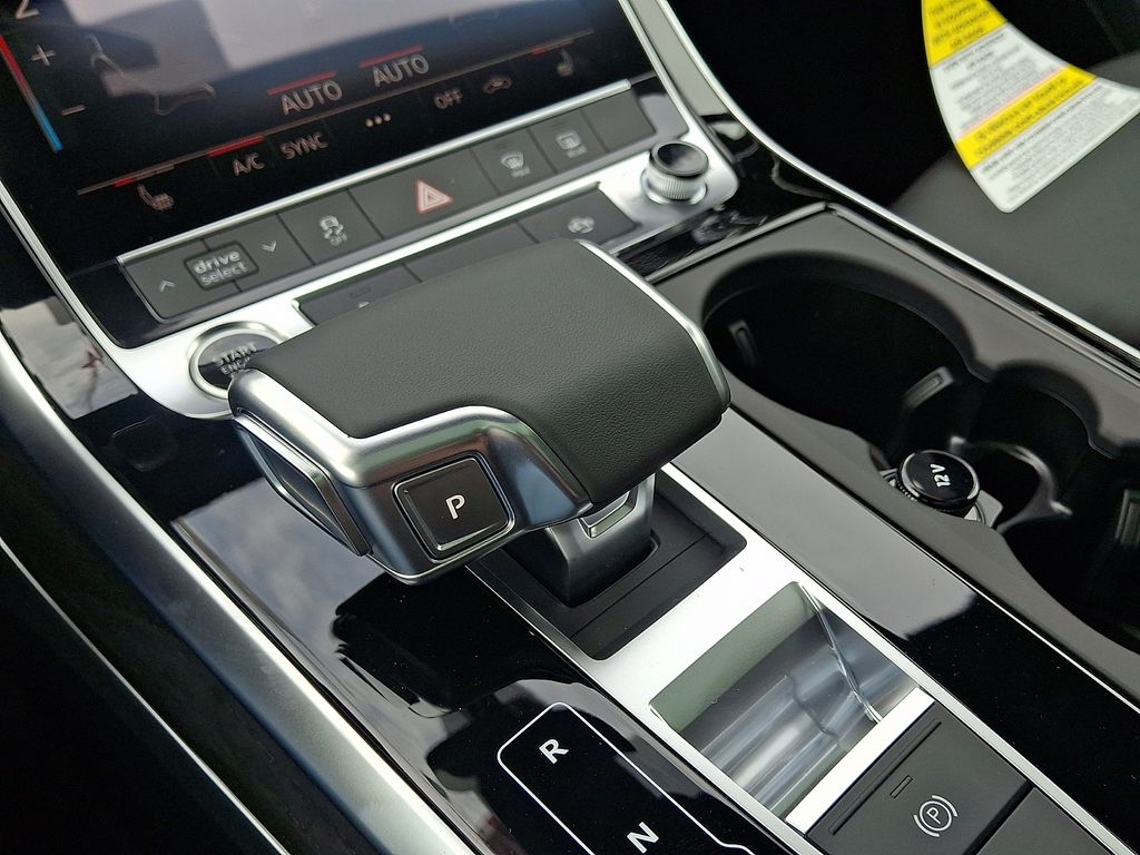 Thumbnail: 2026 Audi Q7 - 12