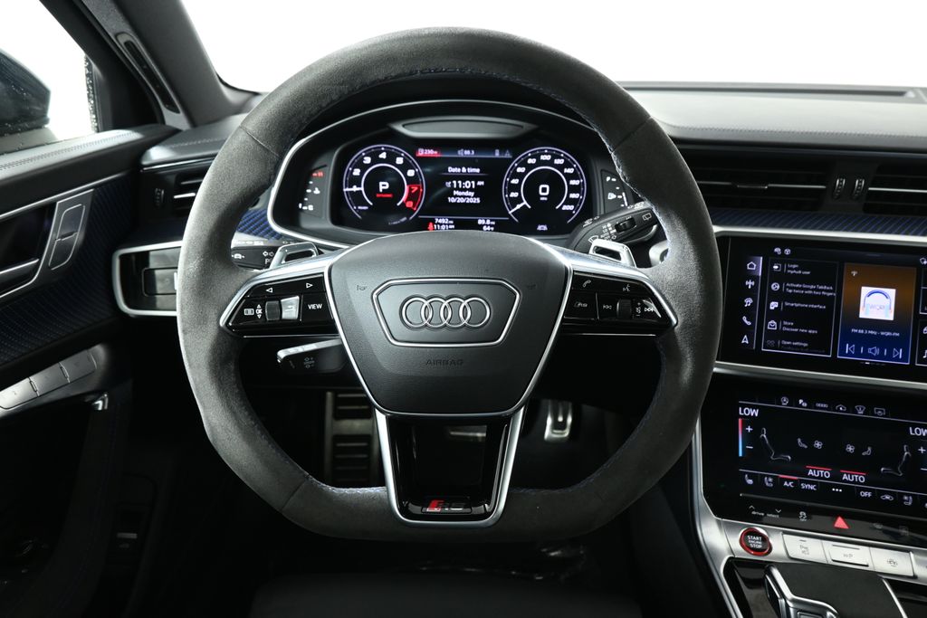 Thumbnail: 2024 Audi RS 6 - 16