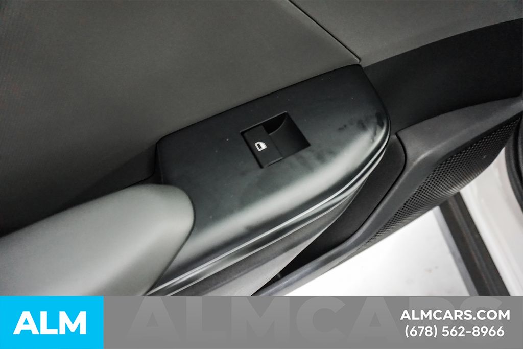 Used 2025 White Kia LXS image 48