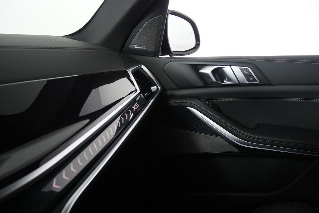 Thumbnail: 2026 BMW X5 - 23