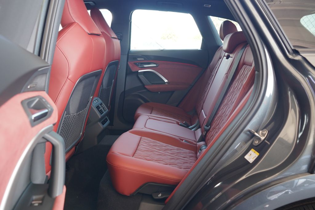 Thumbnail: 2026 Audi SQ5 - 8