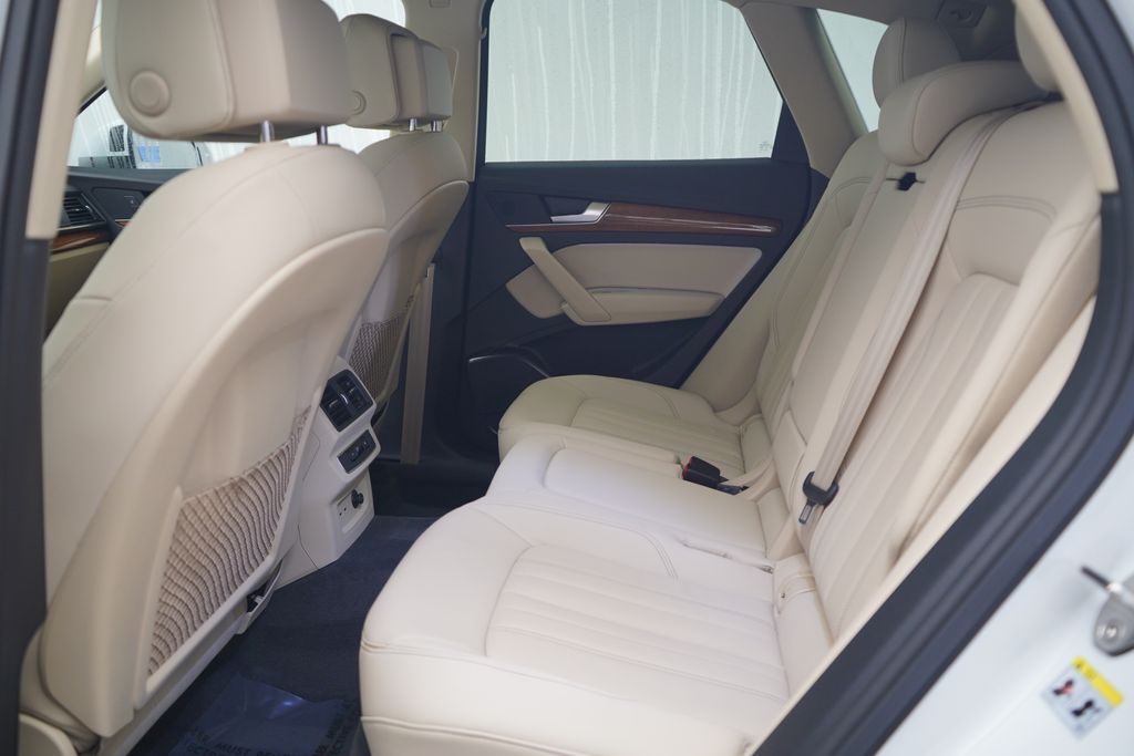 Thumbnail: 2023 Audi Q5 - 7