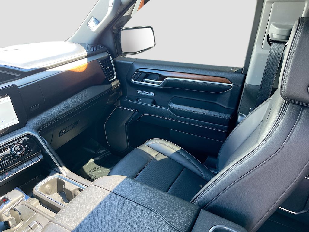 Used 2025 Silver GMC Denali image 25