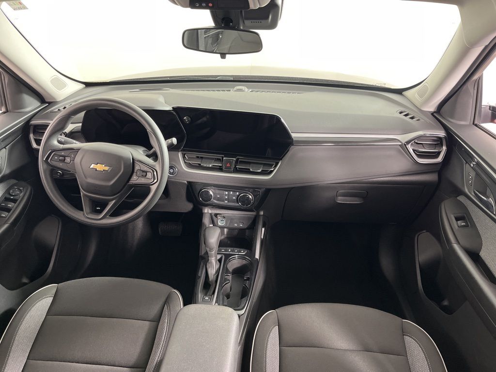 Thumbnail: 2025 Chevrolet TrailBlazer - 16