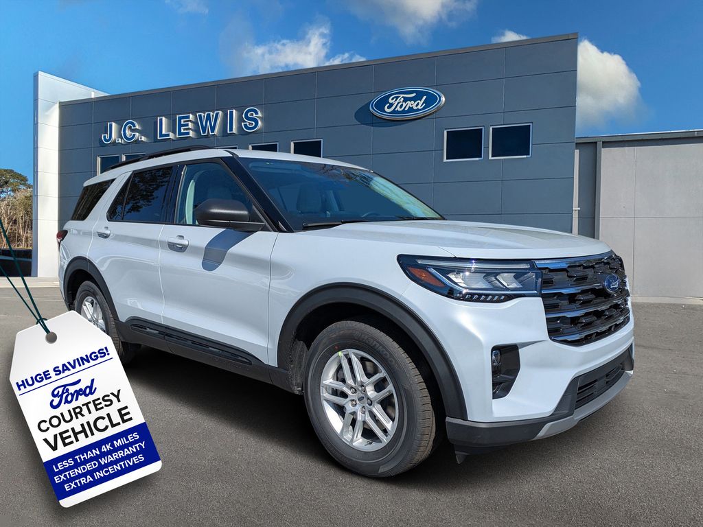 Space White Metallic 2026 Ford Explorer SUV / Crossover Rear-Wheel Drive Automatic