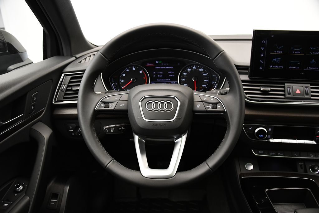 Thumbnail: 2025 Audi Q5 - 22