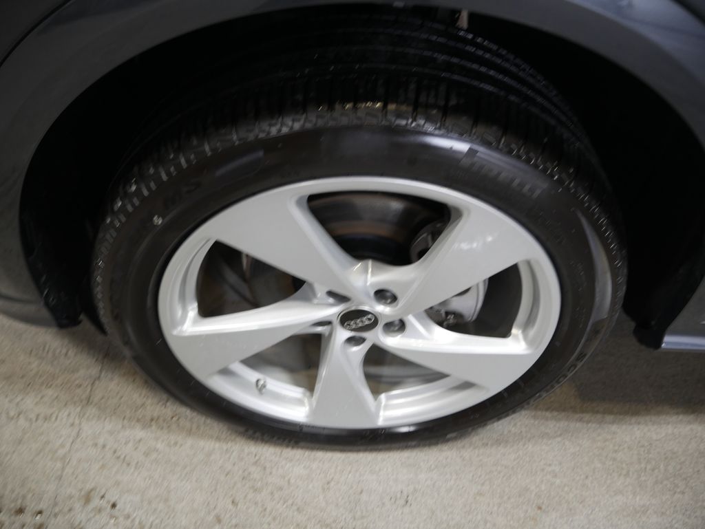 Thumbnail: 2025 Audi Q5 - 12