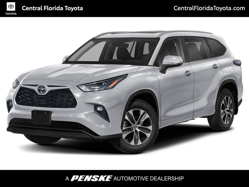 2025 Toyota Highlander XLE Hero Image
