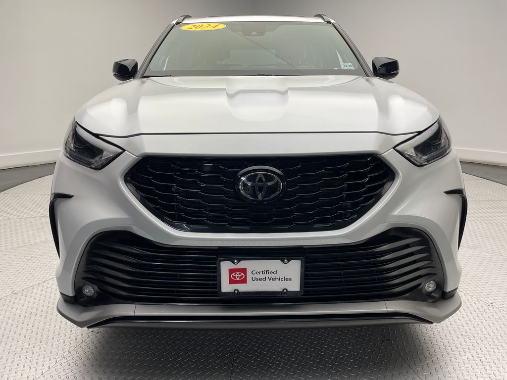 2024 Toyota Highlander XSE 2