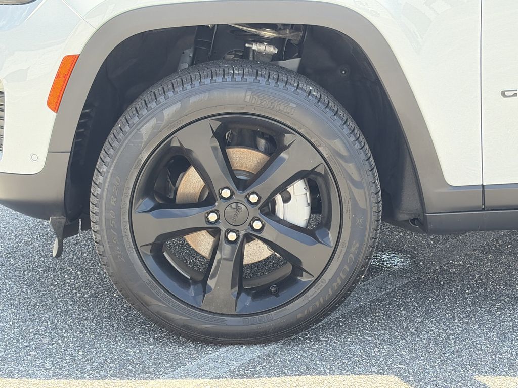 Used 2025 Jeep Grand Cherokee SUV
