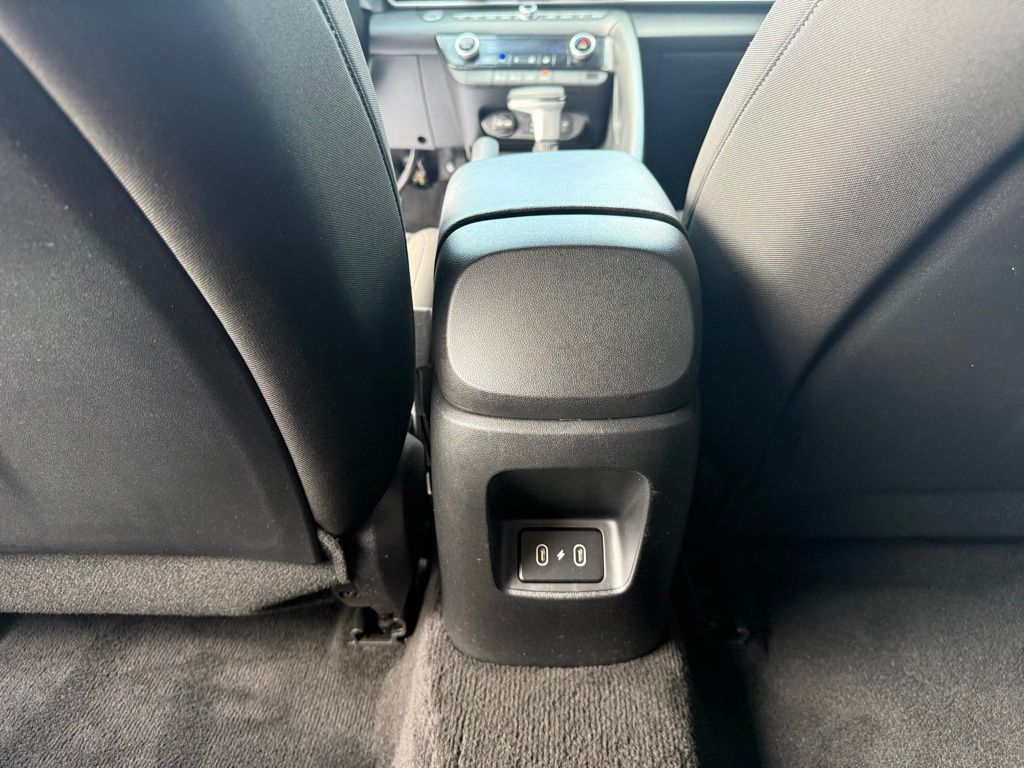 Thumbnail: 2024 Hyundai Elantra - 24