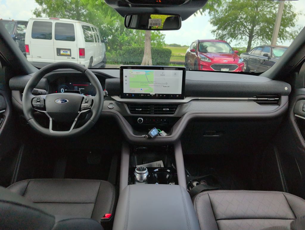New 2026 White Ford Platinum image 8