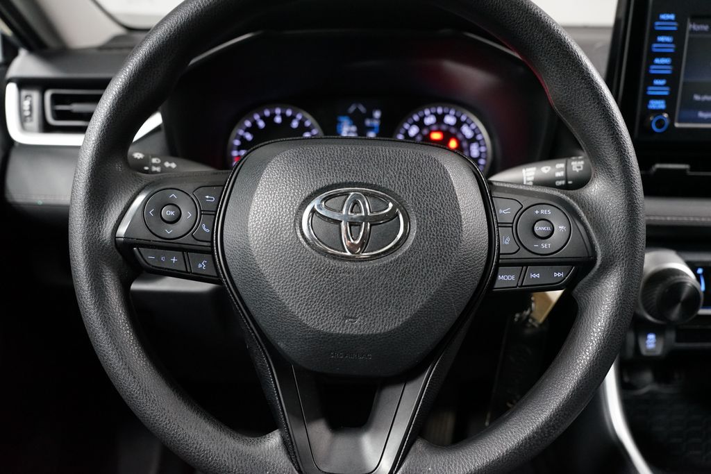 Thumbnail: 2019 Toyota RAV4 - 12