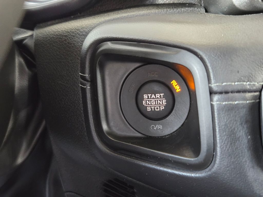 Used 2025 Jeep Wrangler SUV