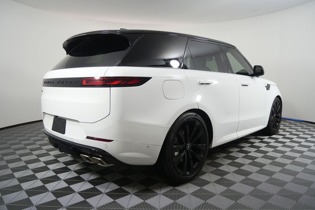 Thumbnail: 2025 Land Rover Range Rover Sport - 3