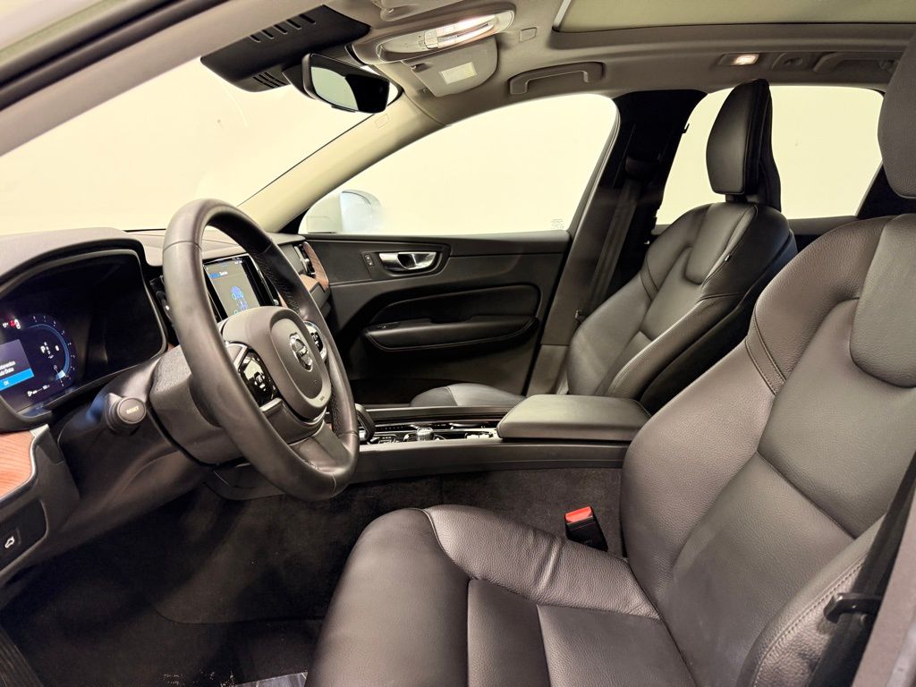 Thumbnail: 2023 Volvo XC60 - 12