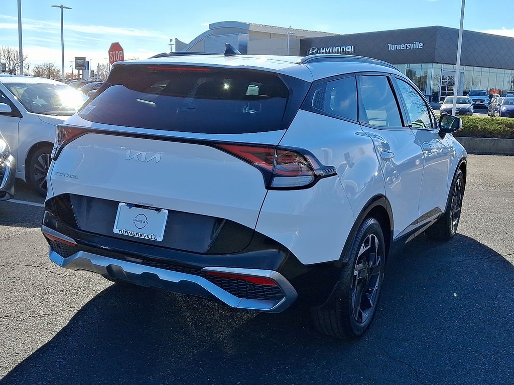 Thumbnail: 2023 Kia Sportage - 6