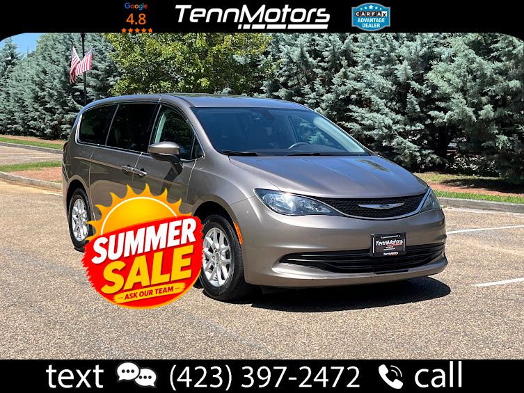 Molten Silver 2017 Chrysler Pacifica Minivan Front-Wheel Drive 9-Speed Automatic