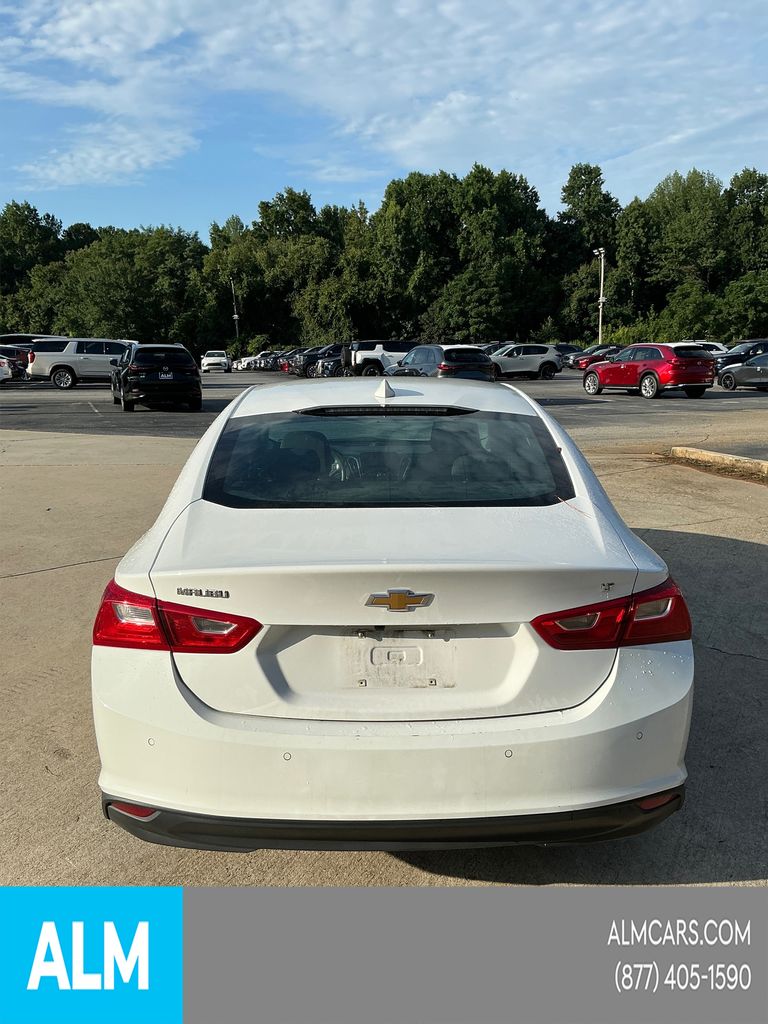 Used 2025 White Chevrolet LT image 5