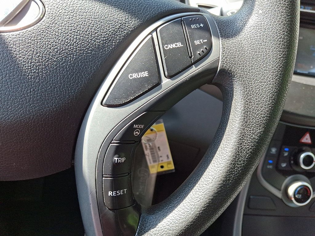 Thumbnail: 2015 Hyundai Elantra - 20