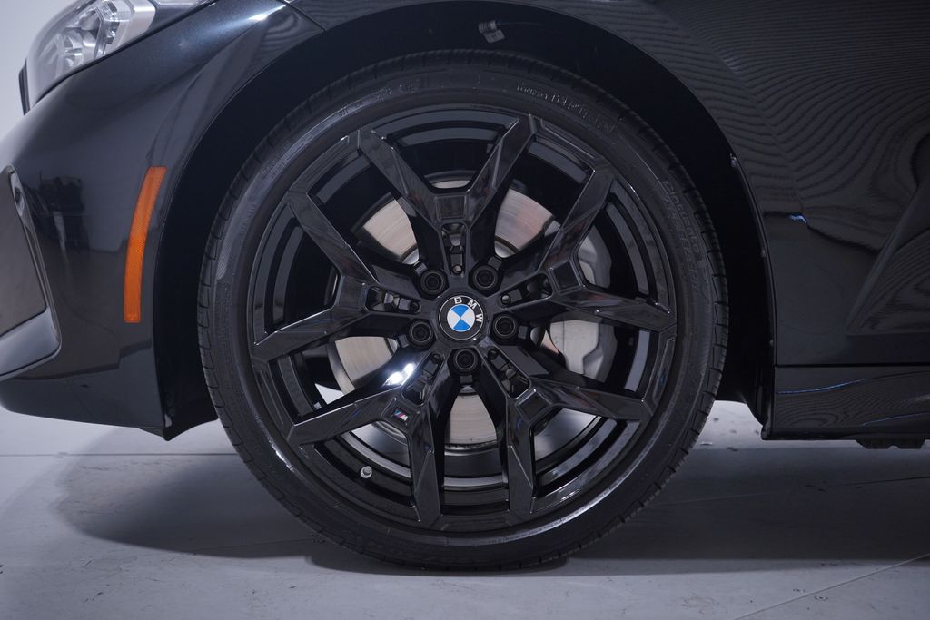 Thumbnail: 2025 BMW 3 Series - 2