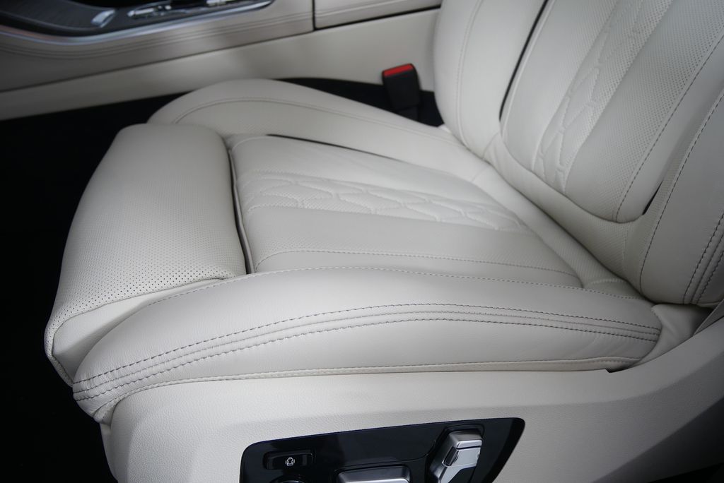 Thumbnail: 2026 BMW X5 - 10