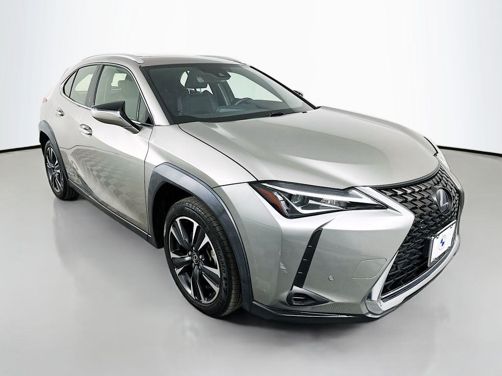 Thumbnail: 2021 Lexus UX - 3