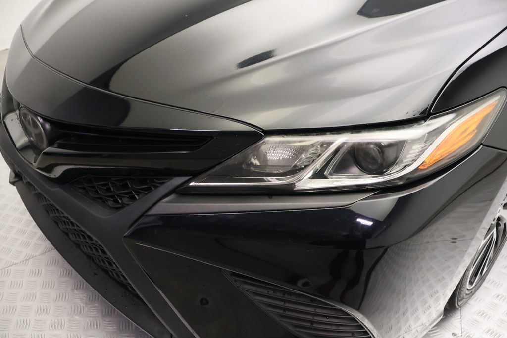 Thumbnail: 2018 Toyota Camry - 3