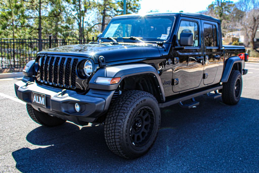 2022 Jeep Gladiator Sport's photo