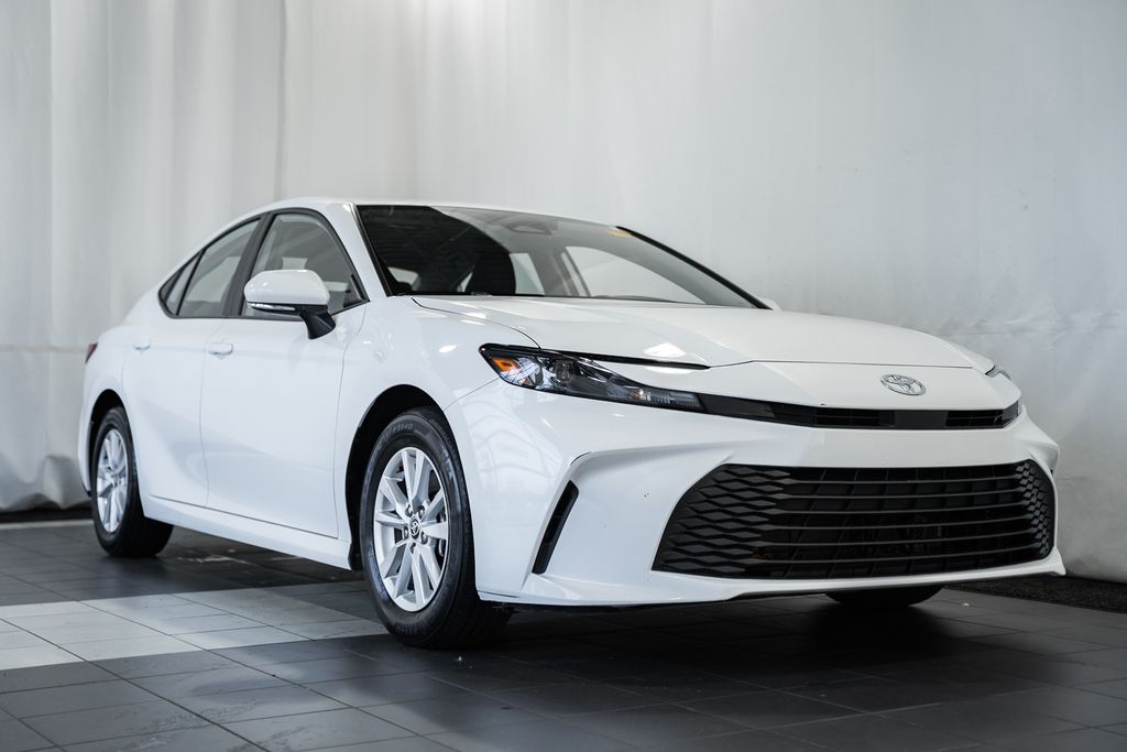 2025 Toyota Camry LE FWD