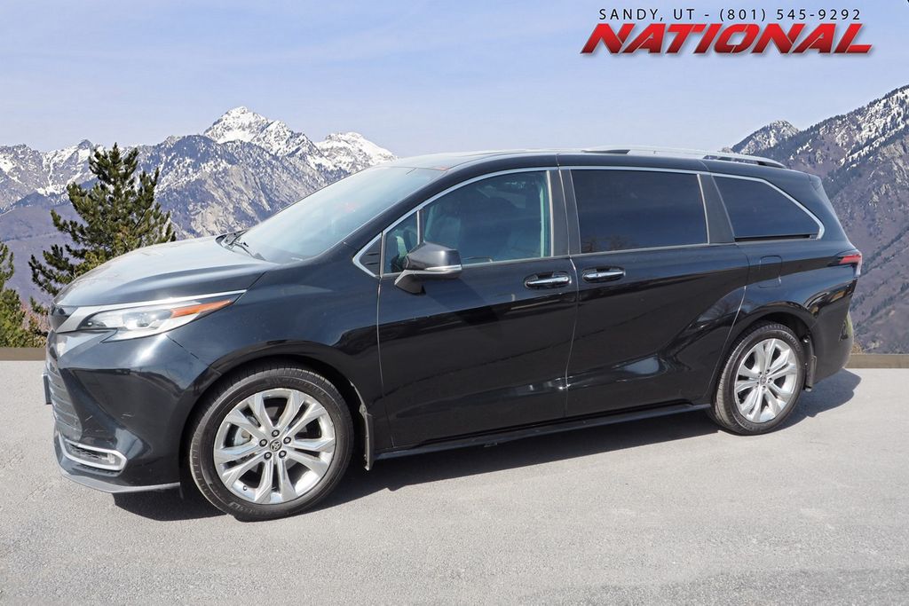 2023 Toyota Sienna Platinum 7-Passenger FWD