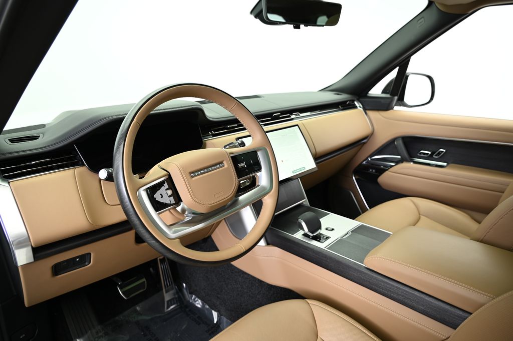 2025 Land Rover Range Rover Autobiography 4