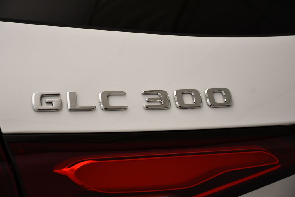 Thumbnail: 2026 Mercedes-Benz GLC - 9