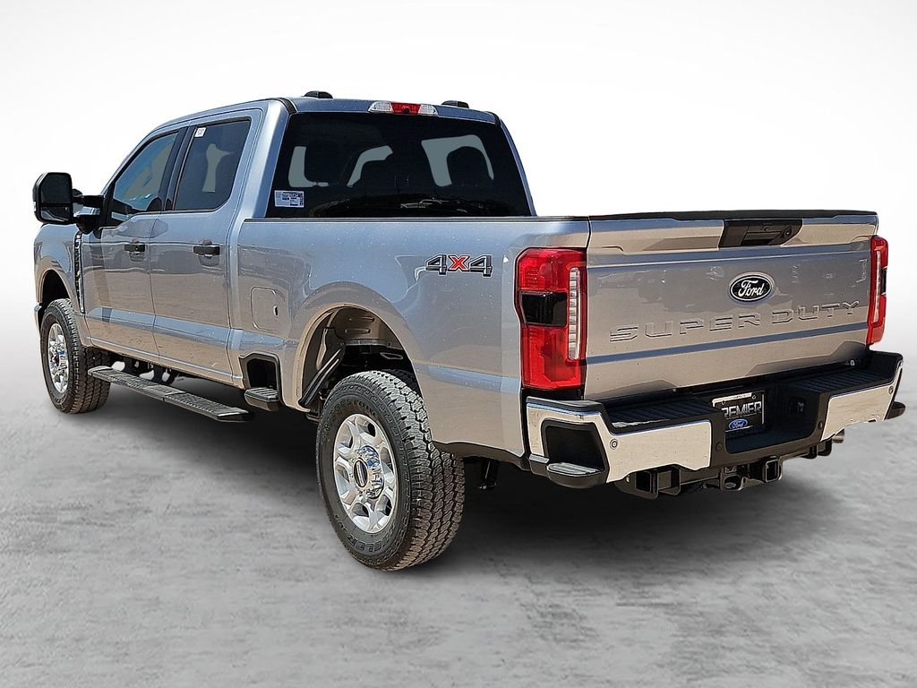 New 2027 Silver Ford XLT image 7
