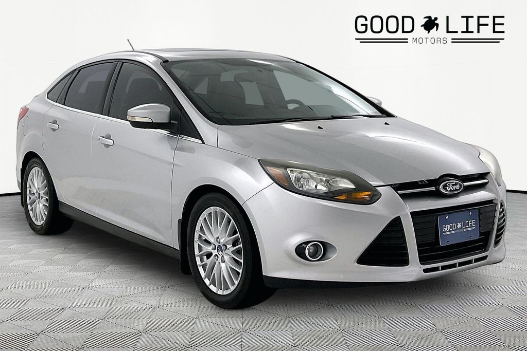 Ingot Silver 2013 Ford Focus Sedan Front-Wheel Drive 6-Speed Automatic