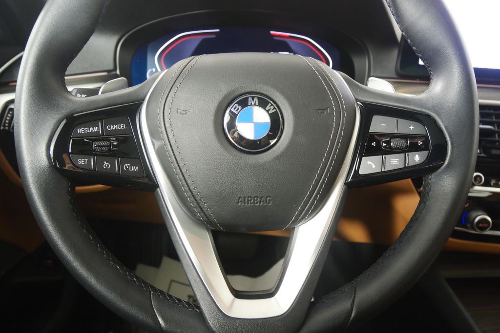 Thumbnail: 2023 BMW 5 Series - 17