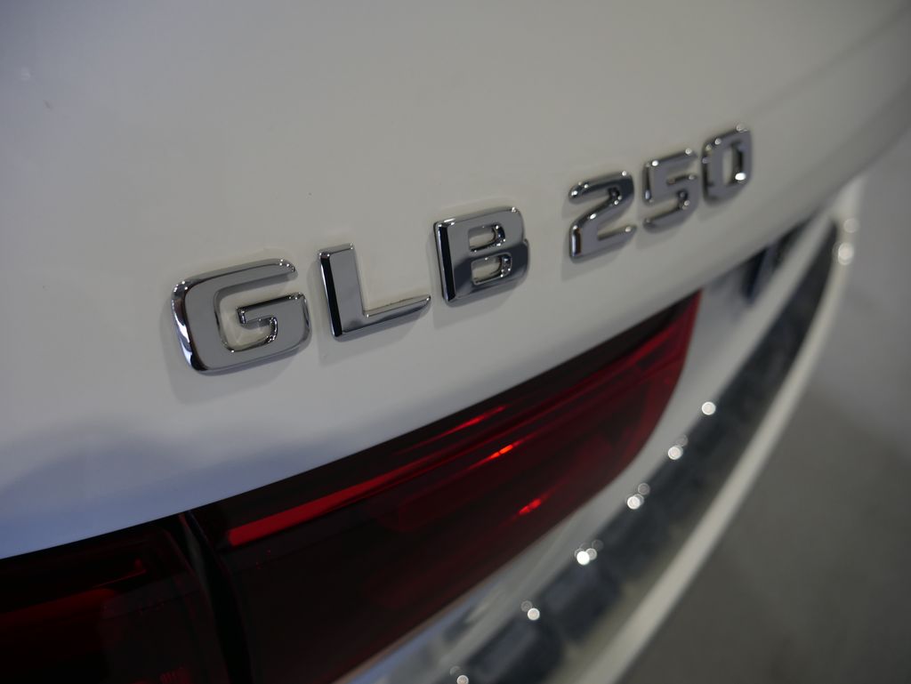 Thumbnail: 2026 Mercedes-Benz GLB - 12