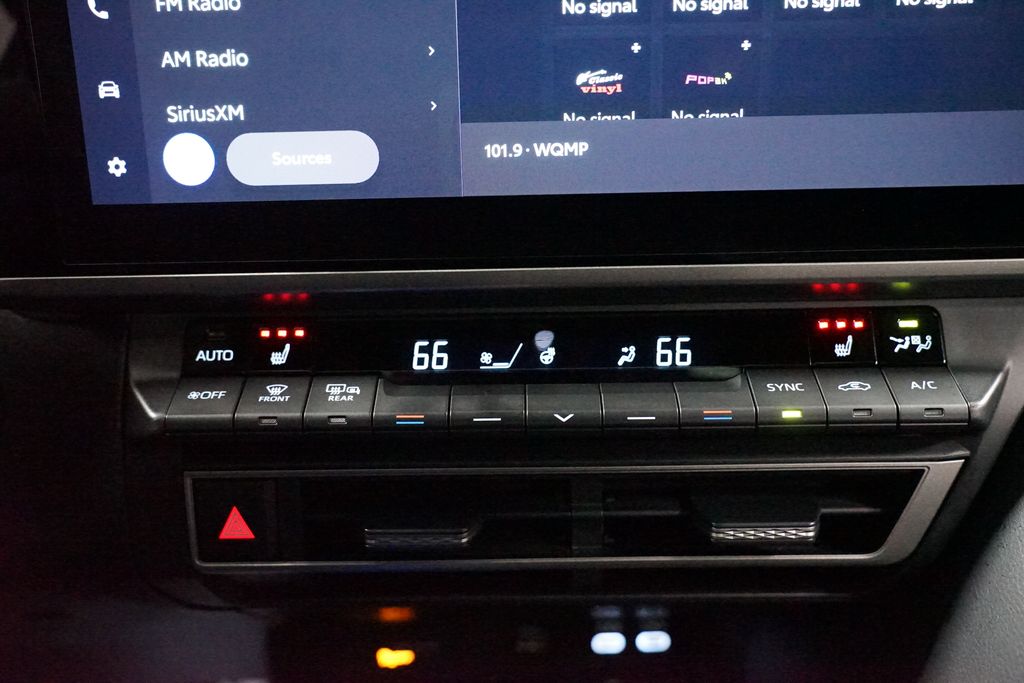 Thumbnail: 2025 Toyota Camry - 21