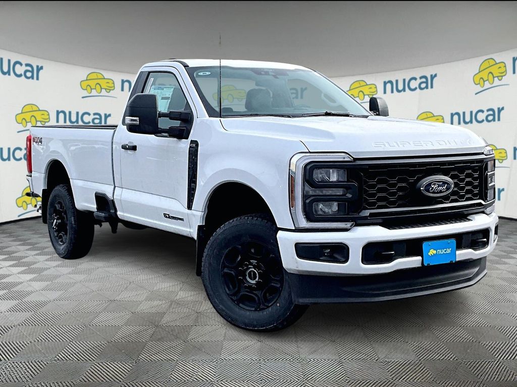 Oxford White 2026 Ford F-250 Super Duty Pickup Truck Four-Wheel Drive Automatic