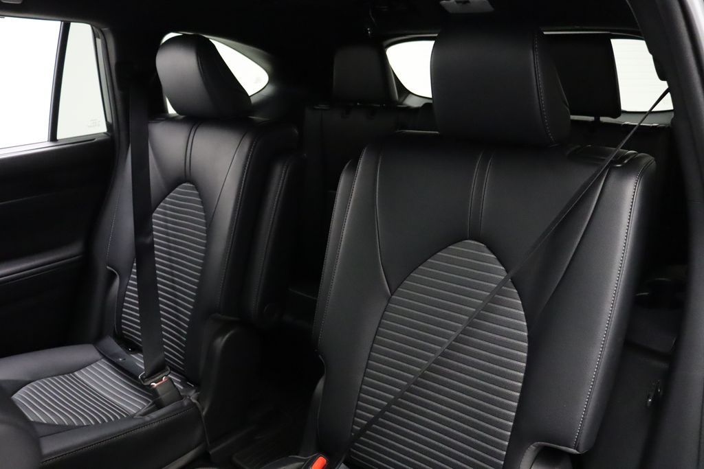 2023 Toyota Highlander XSE 18