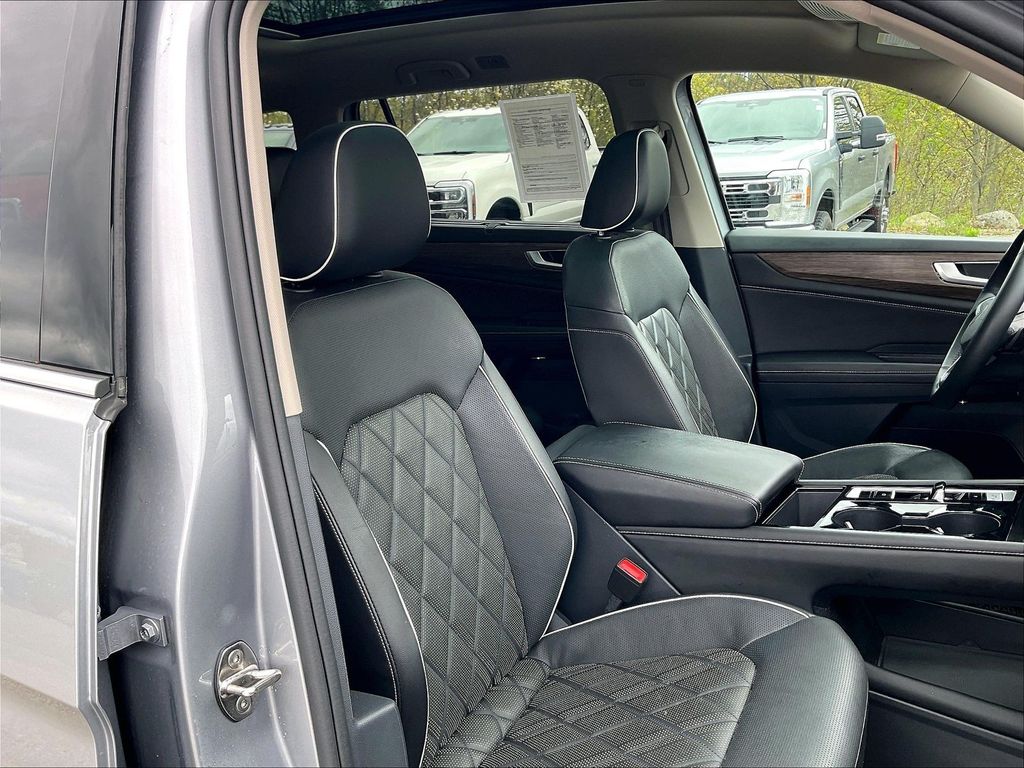 2024 Volkswagen Atlas — photo 10