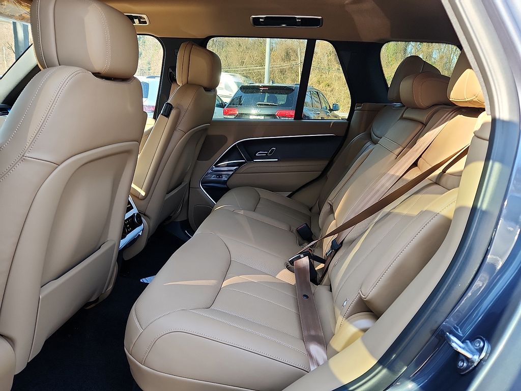 Thumbnail: 2025 Land Rover Range Rover - 5