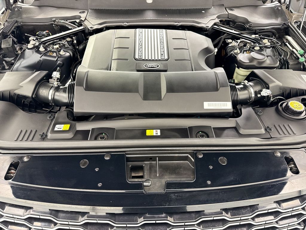 Thumbnail: 2021 Land Rover Range Rover - 27