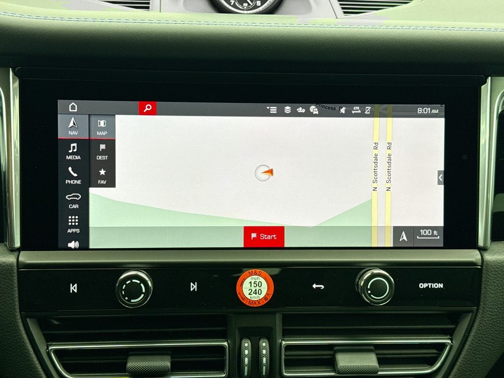 Thumbnail: 2026 Porsche Macan - 17